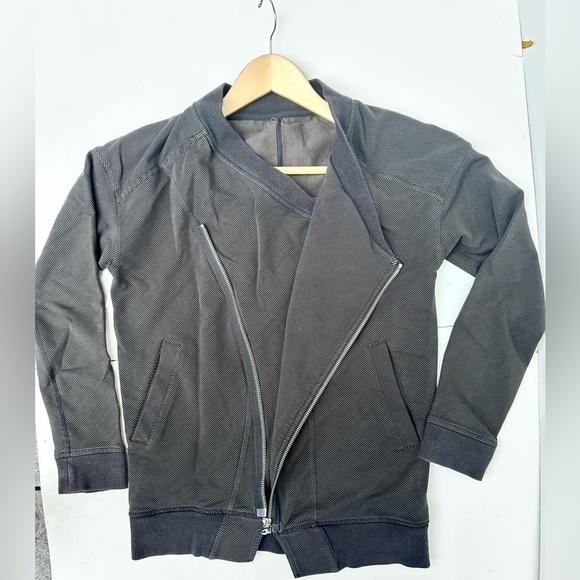 LULULEMON Mula Asymmetrical Jacket Bundle Wrap Zip Moto. Angle zip - Picture 3 of 11